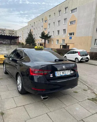 śląskie Skoda Superb cena 75000 przebieg: 203000, rok produkcji 2017 z Gdynia